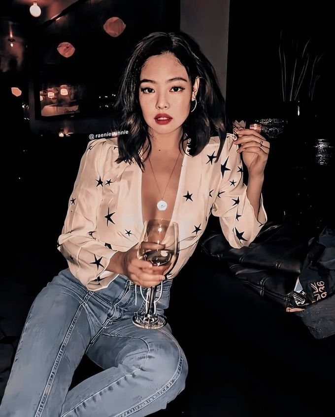 Style fan ước Jennie sẽ theo đuổi: Toàn item bó sát, cut out táo bạo