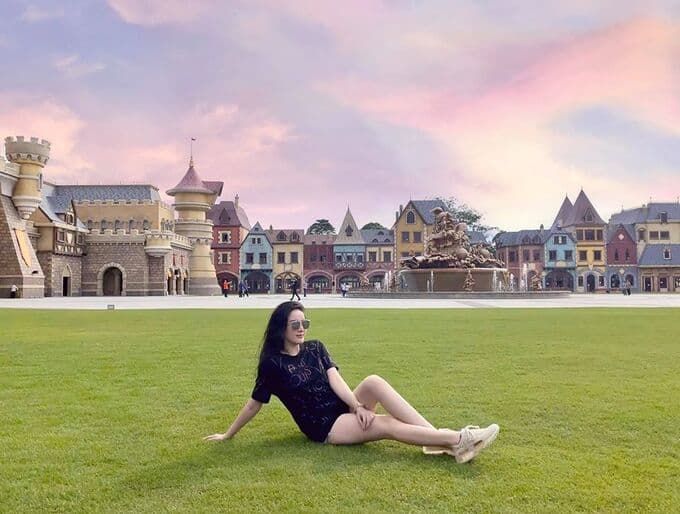 Lan Ngọc khoe sắc bên Tường Vi, Hari Won đi làm đẹp cùng mẹ chồng
