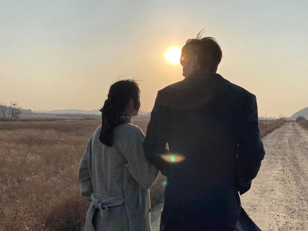 Lee Min Ho và Kim Go Eun bị soi loạt bằng chứng hẹn hò