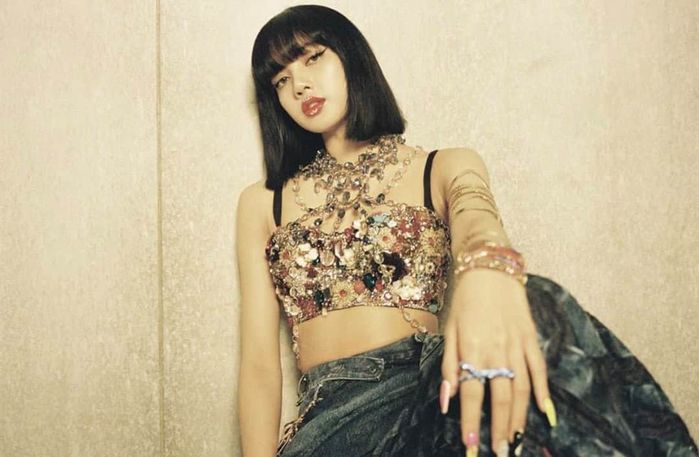 Lisa là sao Hàn - Thái đạt 37 triệu followers nhanh nhất