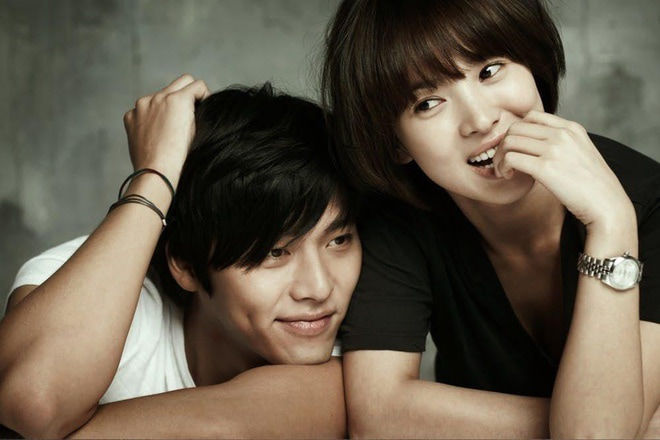 Lộ ảnh nghi vấn Song Hye Kyo và Hyun Bin hẹn hò trong đêm