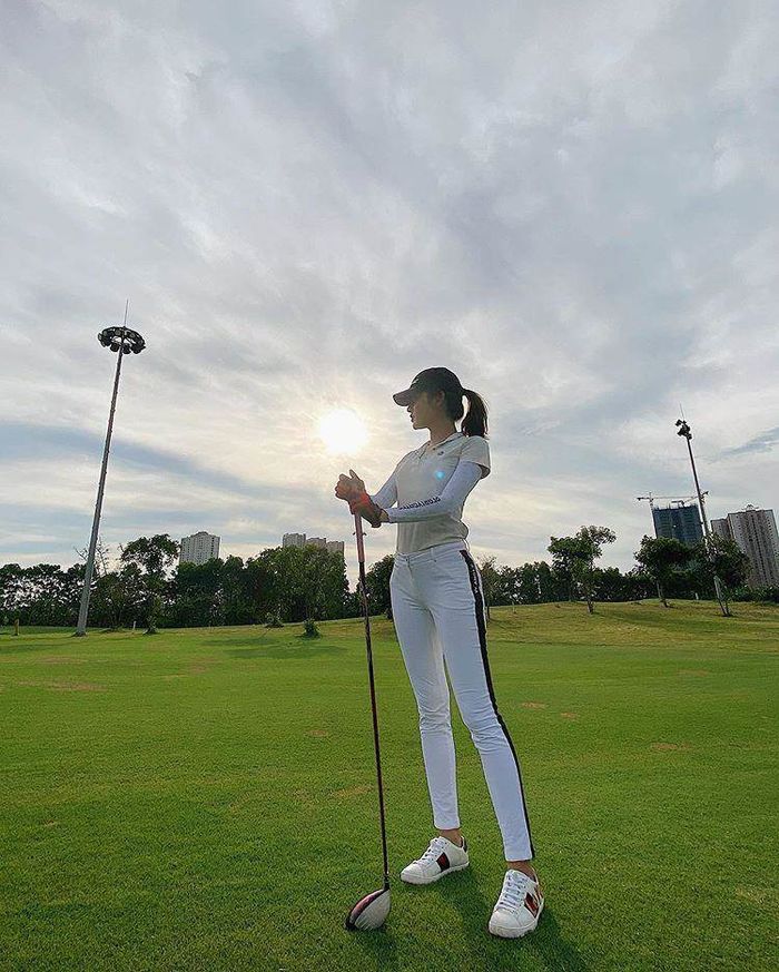 Dàn mỹ nhân Việt đổ xô đi tập golf: Hóa ra đây là bí quyết giữ dáng