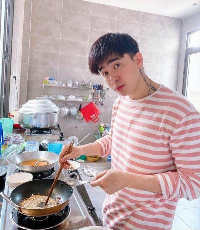 Loạt sao Việt toang khi vào bếp: Hari Won bị chê vụng thối