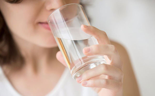 Lõi lọc đóng cặn bẩn đen sì vì để cả năm không thay, chị em tá hỏa