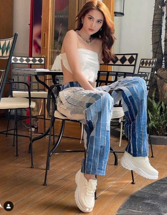 Showbiz Việt chắc chỉ Ngọc Trinh mới dám diện mẫu quần độc lạ