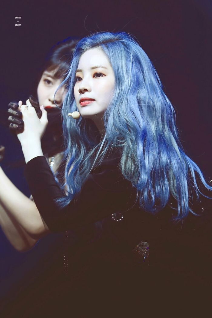 Màu tóc để đời của các idol Hàn: Da Hyun xanh tiên tử, Joy đỏ rực