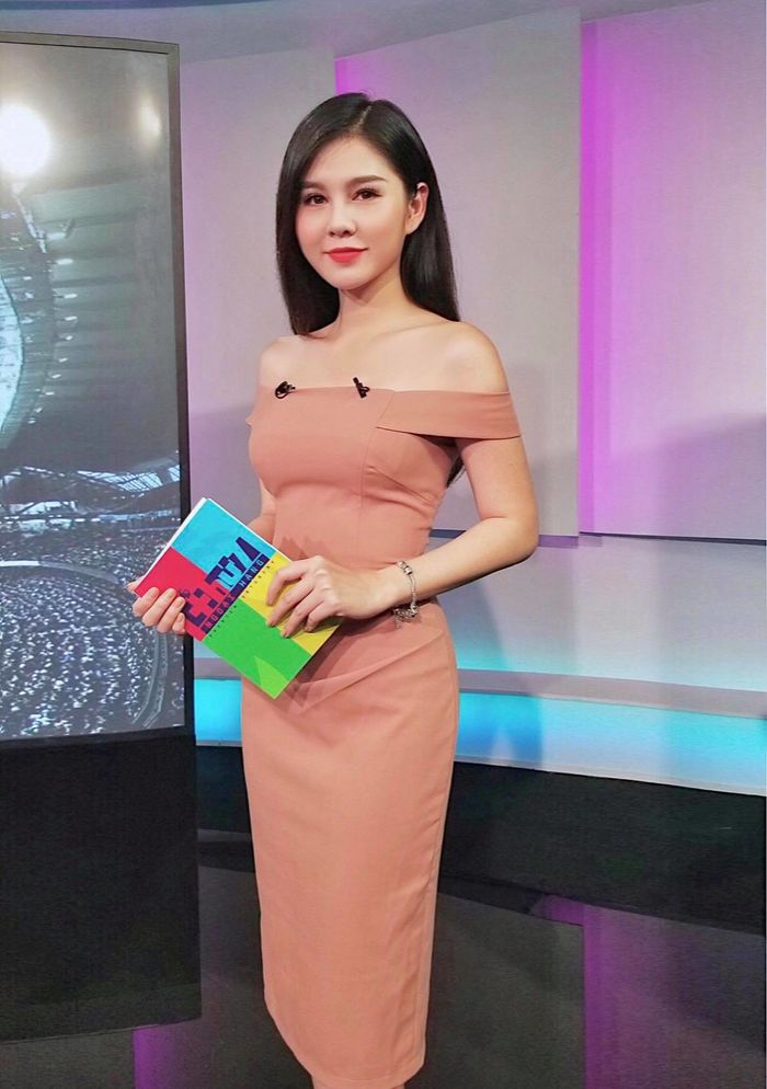 MC Vũ Thu Hoài được bạn trai CEO cầu hôn với nhẫn kim cương khủng