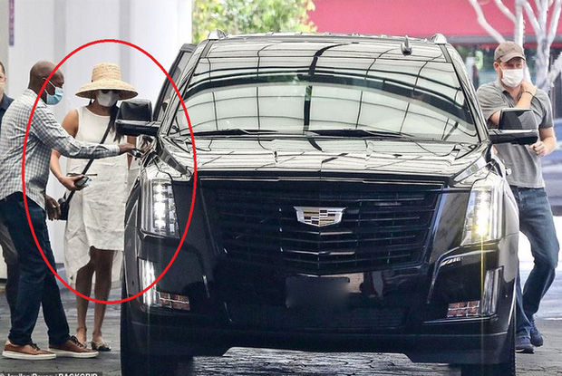 Meghan Markle và những lần mặc đồ nhàu như quả táo tàu