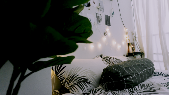 Cô gái tự tay decor lại nhà trọ với tone màu đen - trắng đẹp xuất sắc