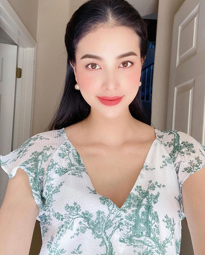 Muốn biết độ giàu có của Phạm Hương, ngó dàn siêu xe ở đất Mỹ là đủ rõ