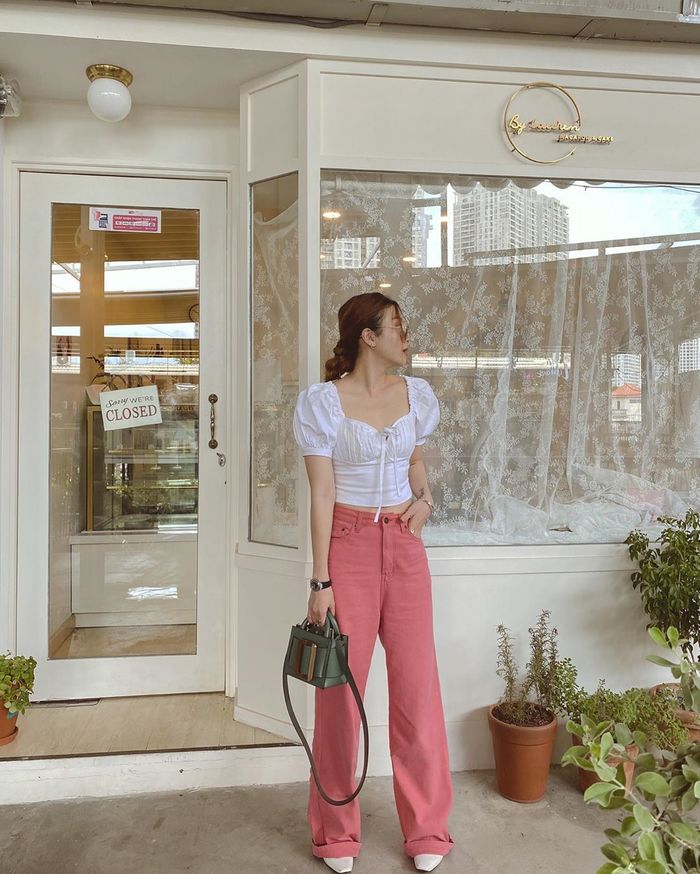5 kiểu áo được mỹ nhân Việt ưu ái mix với quần ống rộng: Áo tank top