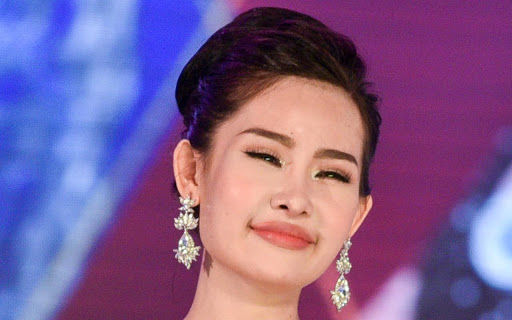 Sao Việt đu trend môi tều: Angela Phương Trinh càng thêm mất điểm