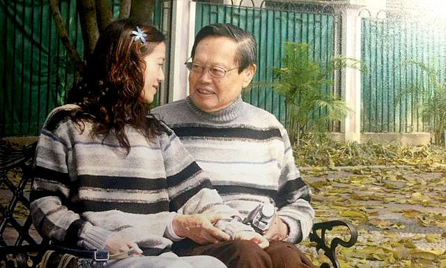 Cô gái 28 tuổi lấy chồng tuổi đã 82: 16 năm sau không 1 xu thừa kế