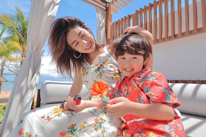 Học style du hí của Ngọc Mon, Trang Lou: Không thể thiếu váy dài