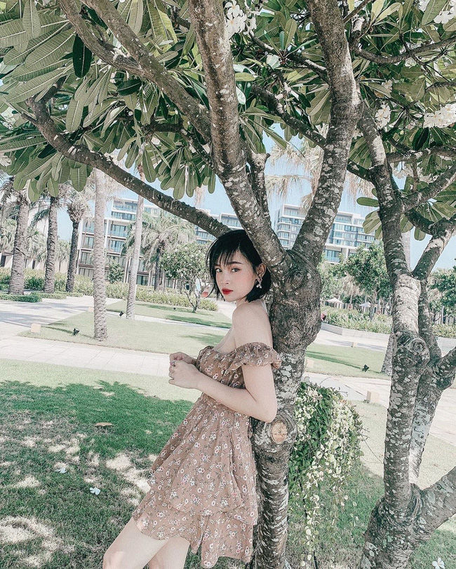 Học style du hí của Ngọc Mon, Trang Lou: Không thể thiếu váy dài