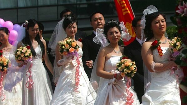 Cưới và ly hôn 23 người vợ trong 1 năm, người đàn ông bị chỉ trích