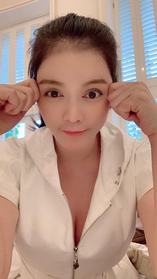 5 người đẹp không tuổi Vbiz: Lý Nhã Kỳ, Thanh Hằng U40 mà như gái 20