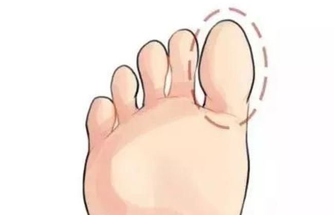 Nhân tướng học: Chân thiên kim, dấu hiệu của người tình tiền viên mãn