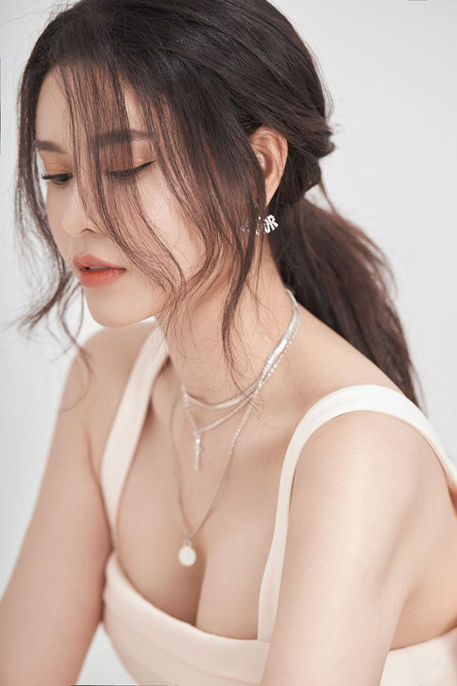 Bí quyết giữ gìn sắc vóc của 4 bà mẹ đơn thân bốc lửa nhất Vbiz