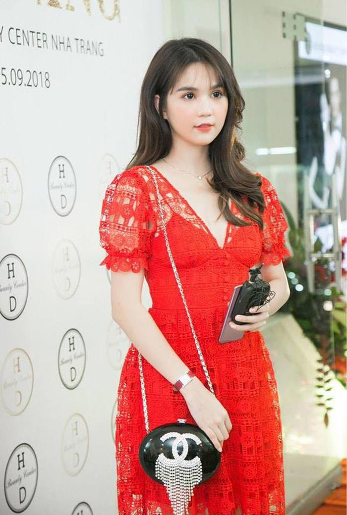 Sao Việt và những pha khiến đồ hiệu rớt giá: Ngọc Trinh cũng góp mặt