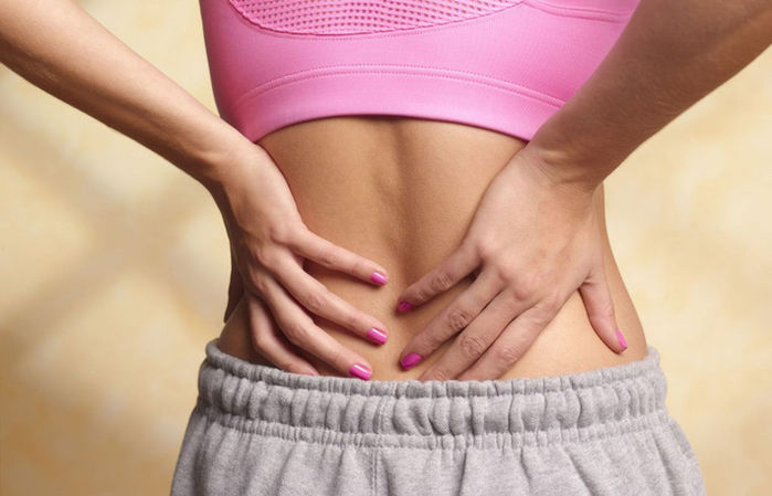 Triệt tiêu mỡ thừa vùng lưng bằng cách đơn giản: Dựa lưng vào tường