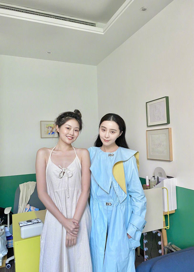 Phạm Băng Băng lép vế thần thái khi đứng cạnh hot girl MXH