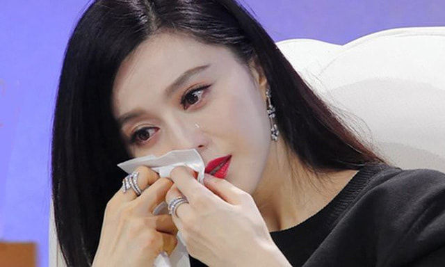 Thất thế hậu scandal, Phạm Băng Băng xuất hiện xuề xòa tại sân bay