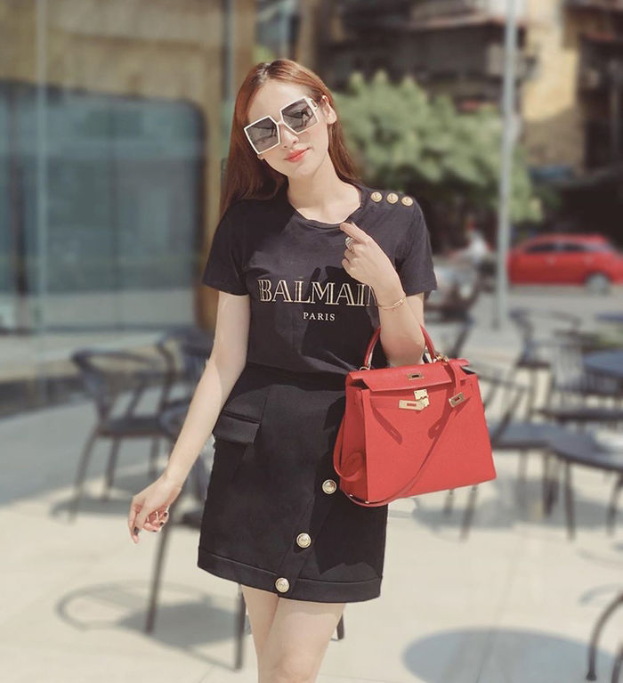 Phong cách sao Việt: Ngọc Trinh lộ vòng 1 chẳng căng đầy như mơ