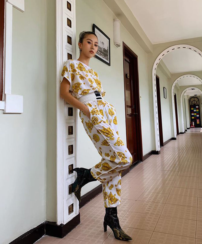Phong cách sao Việt: Ngọc Trinh lộ vòng 1 chẳng căng đầy như mơ