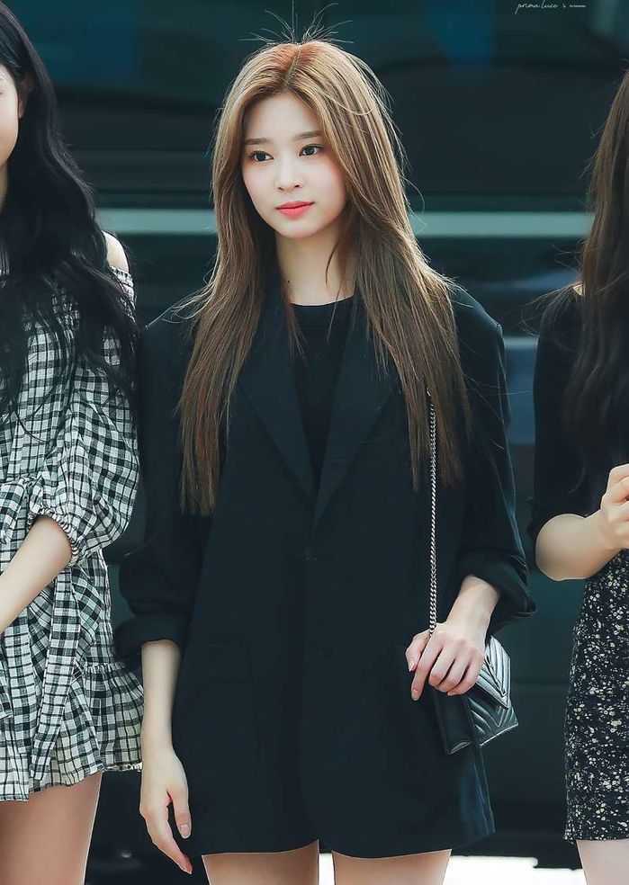 3 mỹ nhân IZ*ONE có style đỉnh nhất: Jang Won Young nữ tính