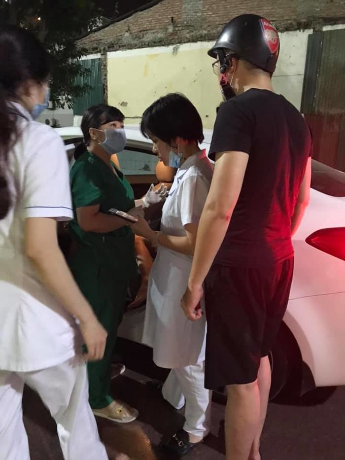 Phóng nhanh chở bà bầu bị nạn đi viện, tài xế mong mọi người thông cảm