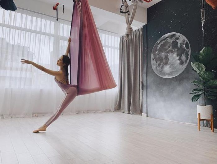 Quỳnh Nga tập yoga bay: Body hoàn hảo, được khen đẹp như chị Hằng