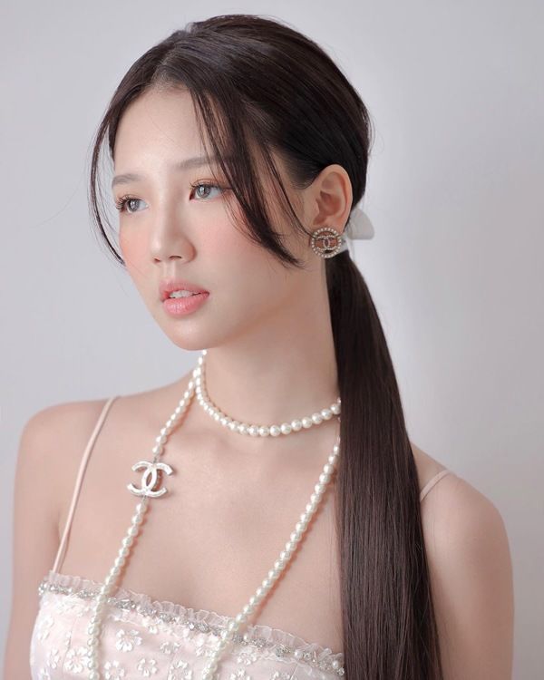 Sao nữ Vbiz đeo trang sức ngọc trai: AMEE ngọt ngào, Sam quyến rũ