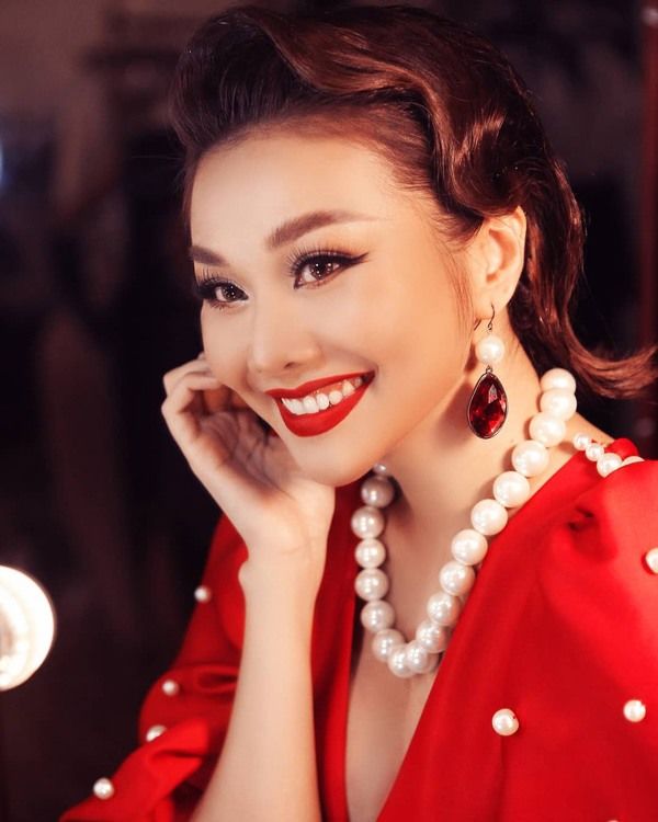 Sao nữ Vbiz đeo trang sức ngọc trai: AMEE ngọt ngào, Sam quyến rũ