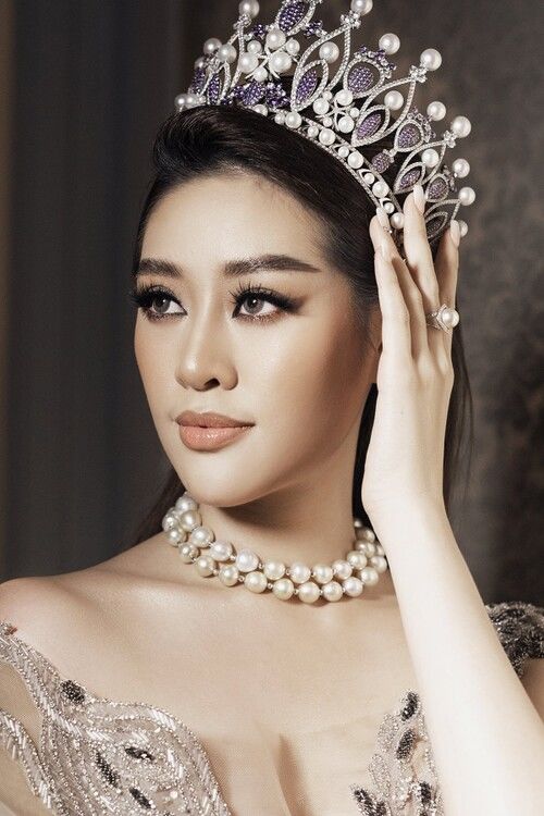 Sao Việt makeup tông nâu trầm: Lan Khuê, Khánh Vân thần thái thu hút