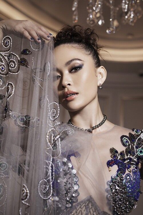Sao Việt makeup tông nâu trầm: Lan Khuê, Khánh Vân thần thái thu hút