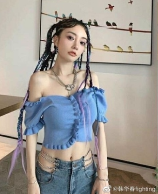 Sau ly hôn, Lý Tiểu Lộ vẫn trẻ đẹp, sống thoải mái nhờ kiếm bộn tiền