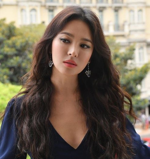 Seohyun, Song Hye Kyo cùng loạt mỹ nhân gây sốt vì đột ngột mặc hở