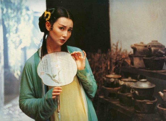 Tài sản 440 tỷ: Trương Mạn Ngọc vẫn đi xe cũ, mua đồ hàng sạp