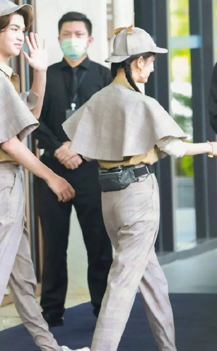 Thân hình đồng hồ cát của Dương Mịch bị nghi là đồ giả