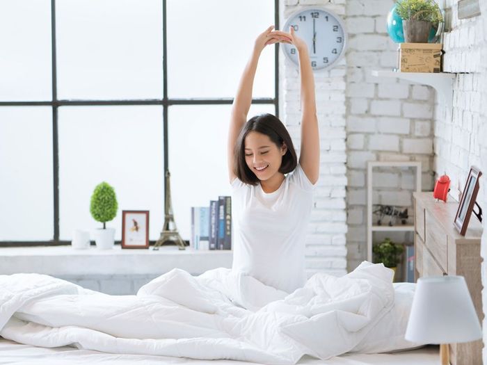 Theo Đông y, thức dậy lúc 5h sáng giúp cơ thể tỉnh táo, trẻ đẹp hơn