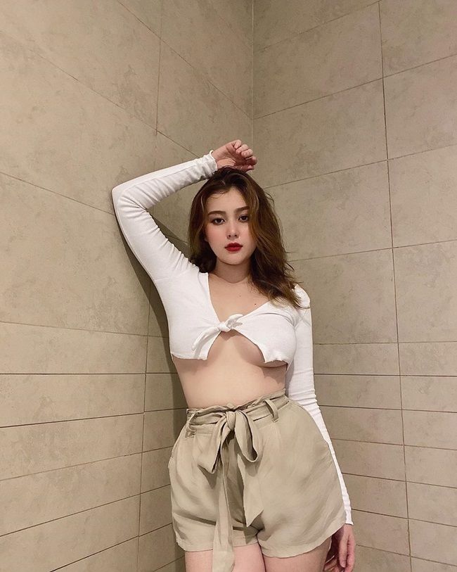 Thời của các thiếu nữ 2002: Linh Ka body nóng bỏng, vòng 1 phổng phao