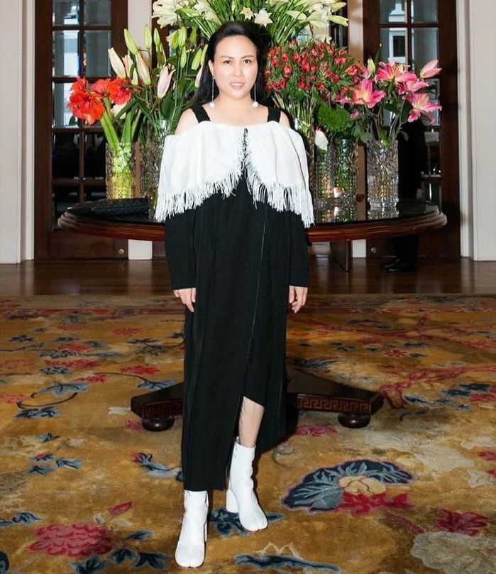 Thời trang giấu bầu của mỹ nhân Việt: Phượng Chanel diện đầm suông