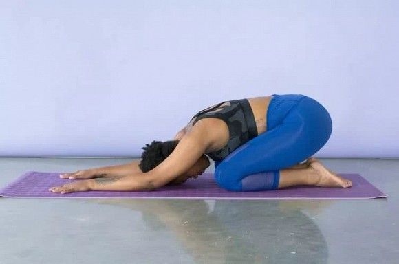 Bài tập giúp giảm đau thắt lưng do ngồi làm việc cả ngày, ít vận động