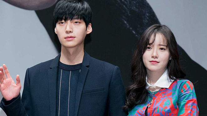 Lần đầu lộ diện sau ly hôn, Ahn Jae Hyun lộ vẻ tiều tuỵ, xuống sắc