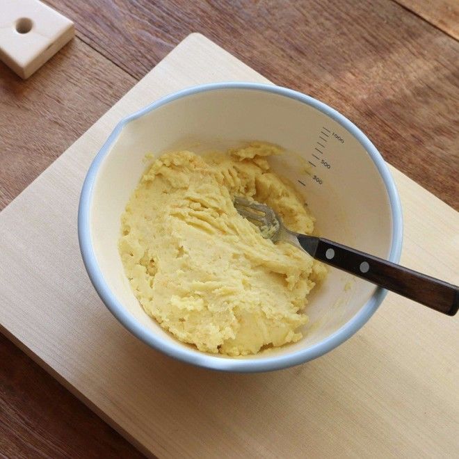Trong 1 tuần, da trắng mịn bất ngờ với 5 công thức mặt nạ khoai lang
