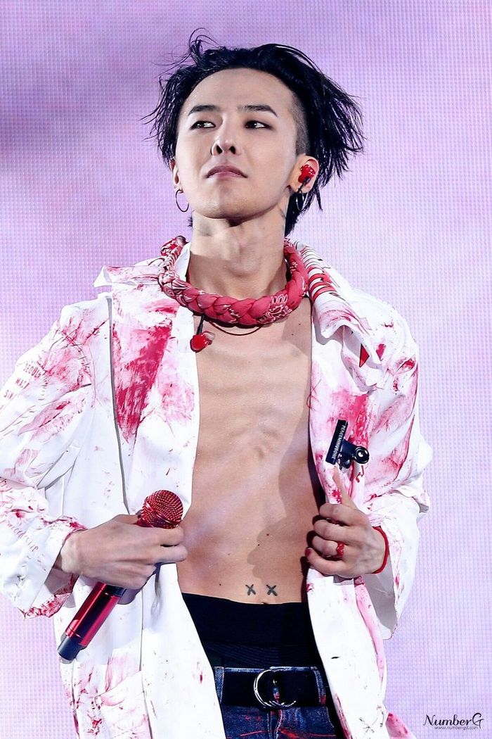 Đẳng cấp ông hoàng K-pop G-Dragon: có mụn mà vẫn gây sốt