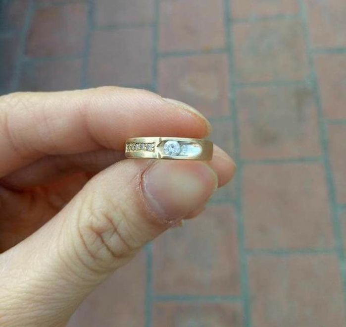Bị bạn trai cắm sừng ngay trước ngày cưới, dân mạng khuyên bán nhẫn đi