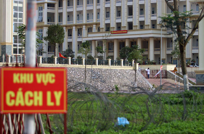 Bắt giữ 5 người Trung Quốc nhập cảnh trái phép, trốn ở quán trà sữa