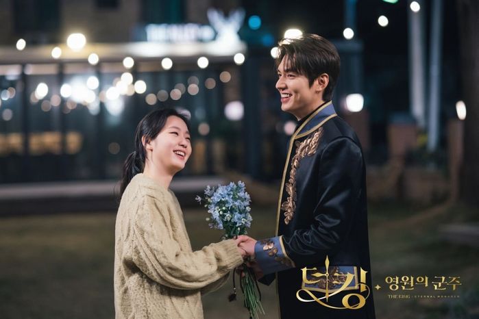 Lee Min Ho và Kim Go Eun bị soi loạt bằng chứng hẹn hò
